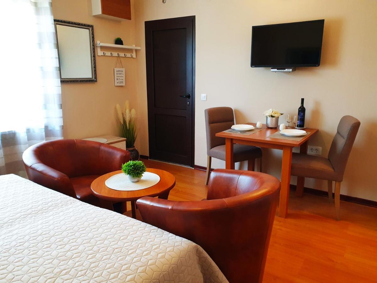 Apartments Zrinka 793 波雷奇 外观 照片